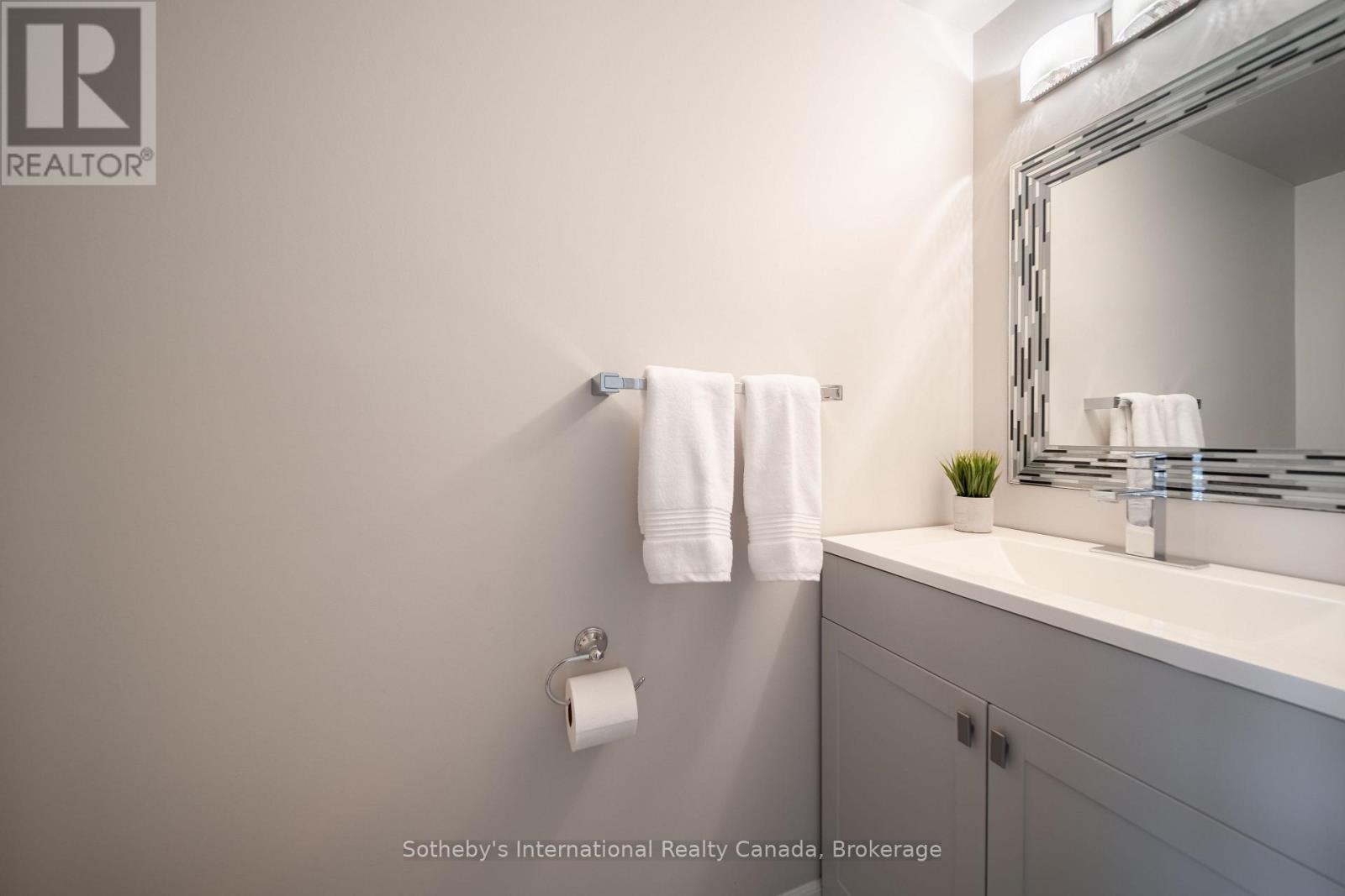 339 Ravineview Way, Oakville, Ontario  L6H 6S6 - Photo 18 - W13674646