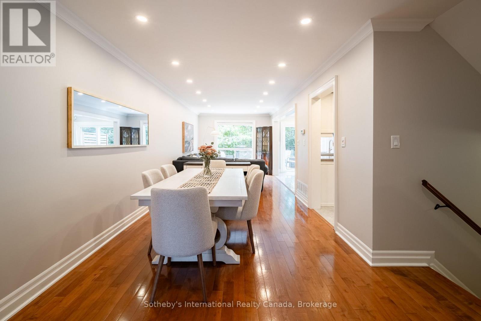 339 Ravineview Way, Oakville, Ontario  L6H 6S6 - Photo 5 - W13674646