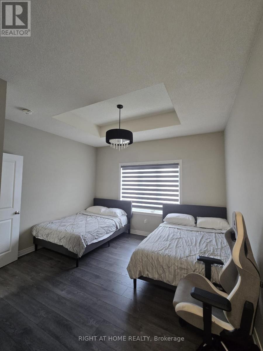 14 Ogston Crescent, Whitby, Ontario  L1P 0G9 - Photo 11 - E13674396