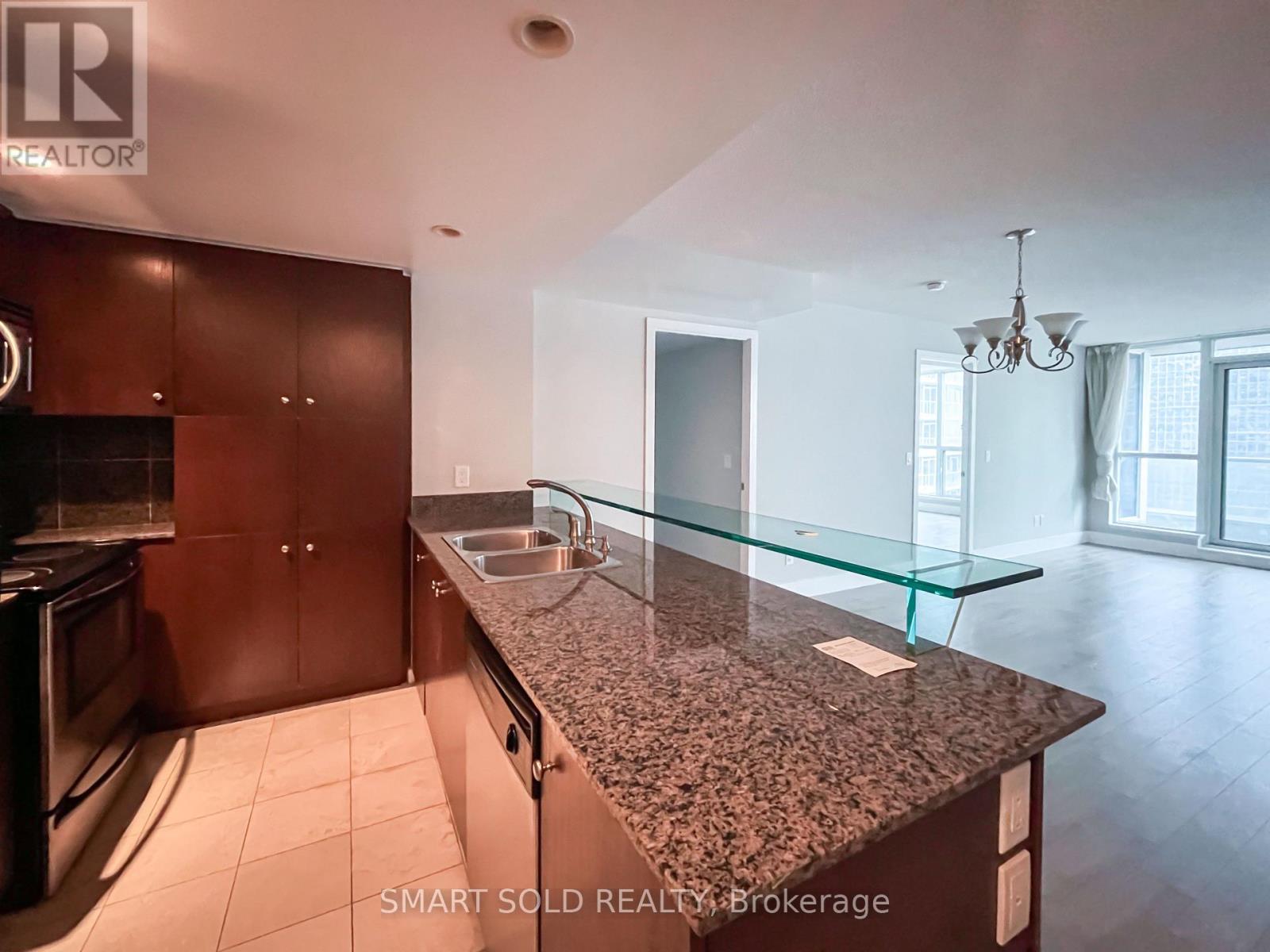 1002 - 208 Queens Quay W, Toronto, Ontario M5J 2Y5 - Photo 5 - C13674628