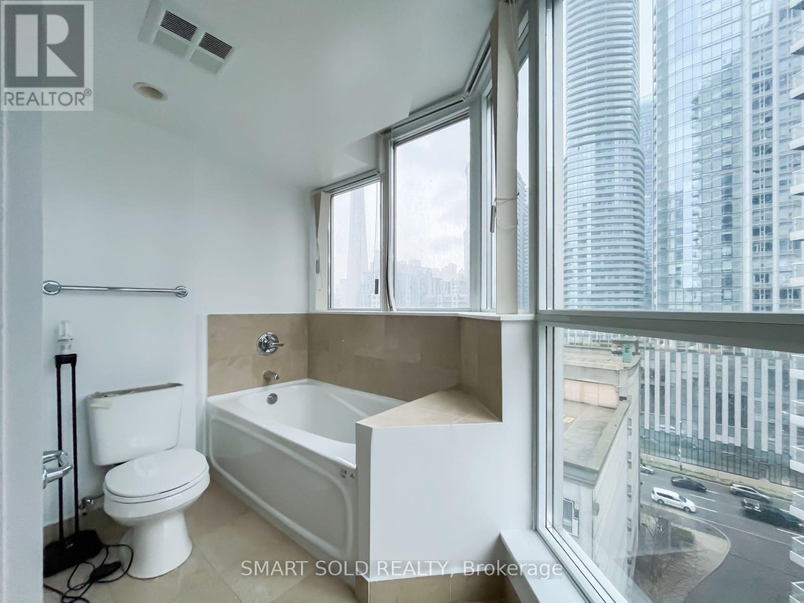 1002 - 208 Queens Quay W, Toronto, Ontario M5J 2Y5 - Photo 9 - C13674628