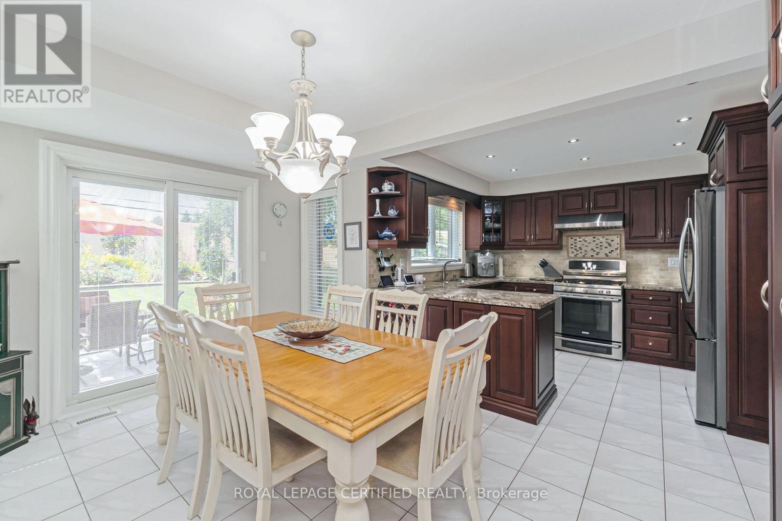84 Softneedle Avenue, Brampton, Ontario  L6R 1L2 - Photo 11 - W13674616