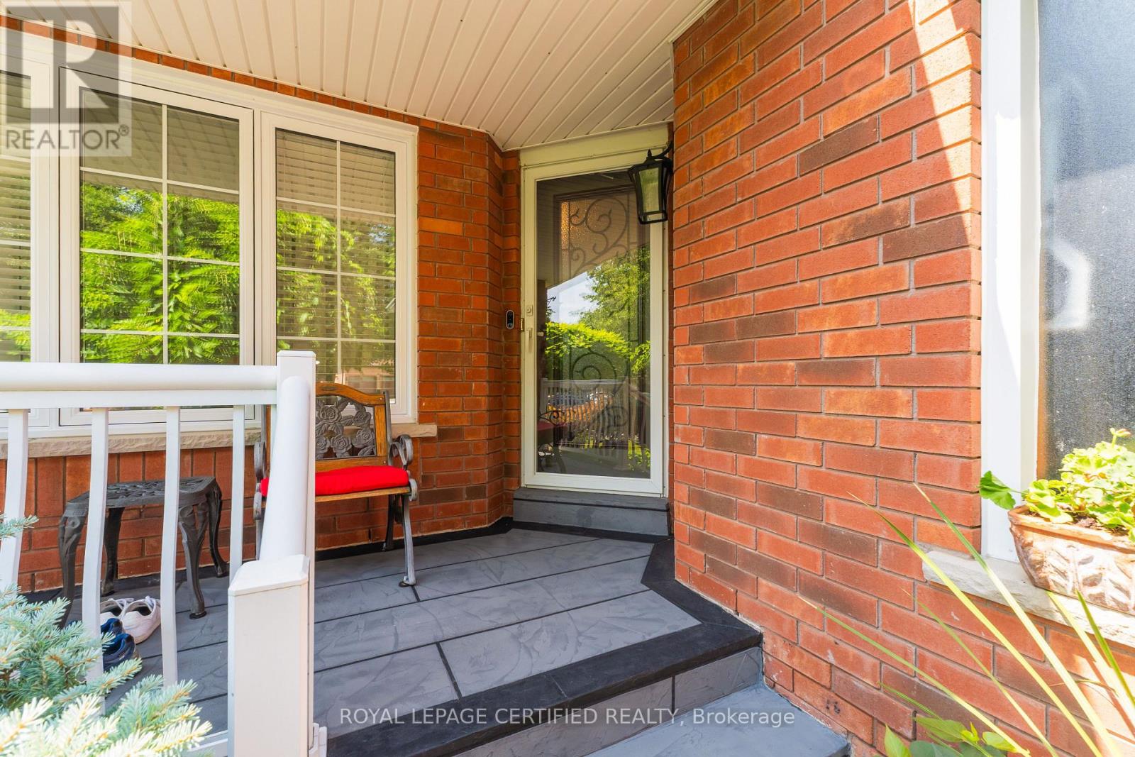 84 Softneedle Avenue, Brampton, Ontario  L6R 1L2 - Photo 4 - W13674616