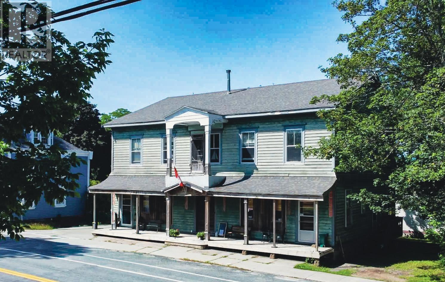 121 Water Street, Shelburne, Nova Scotia  B0T 1W0 - Photo 1 - 202615842