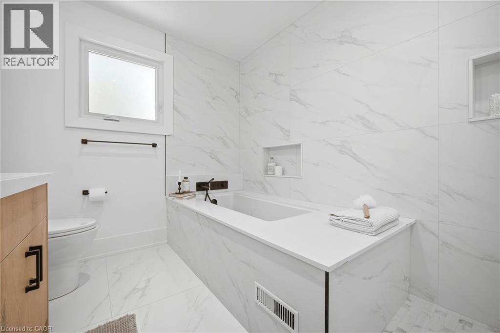 1379 Christina Court, Burlington, Ontario  L7P 2V8 - Photo 25 - 40855745