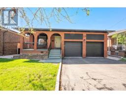 19 HAMER BOULEVARD, Toronto, Ontario