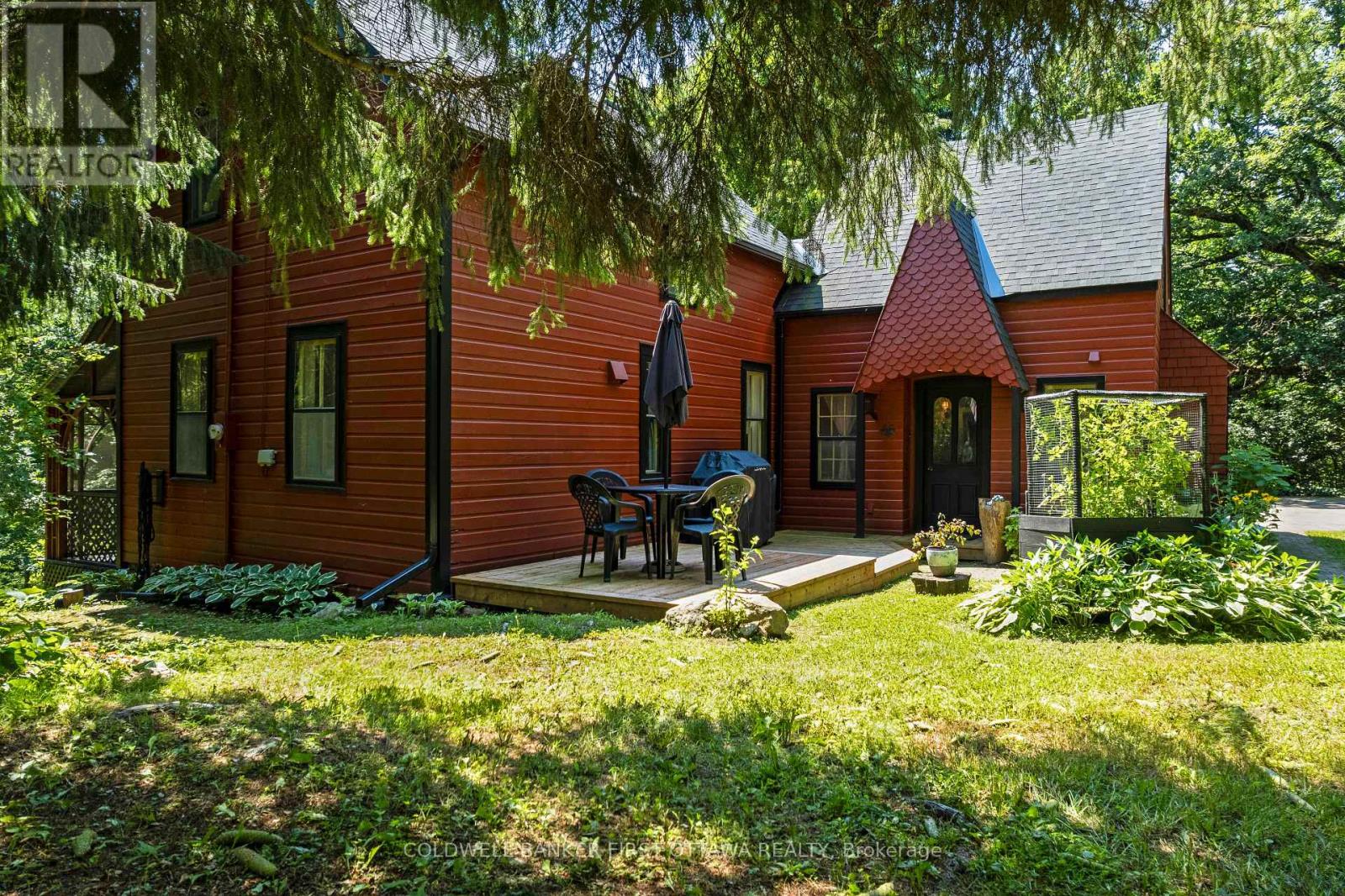 105 PURDONS BAY ROAD, Lanark Highlands, Ontario