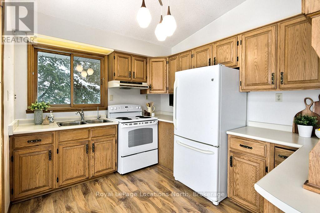 227 Sunset Boulevard, Blue Mountains, Ontario  N0H 2P0 - Photo 5 - X13674688