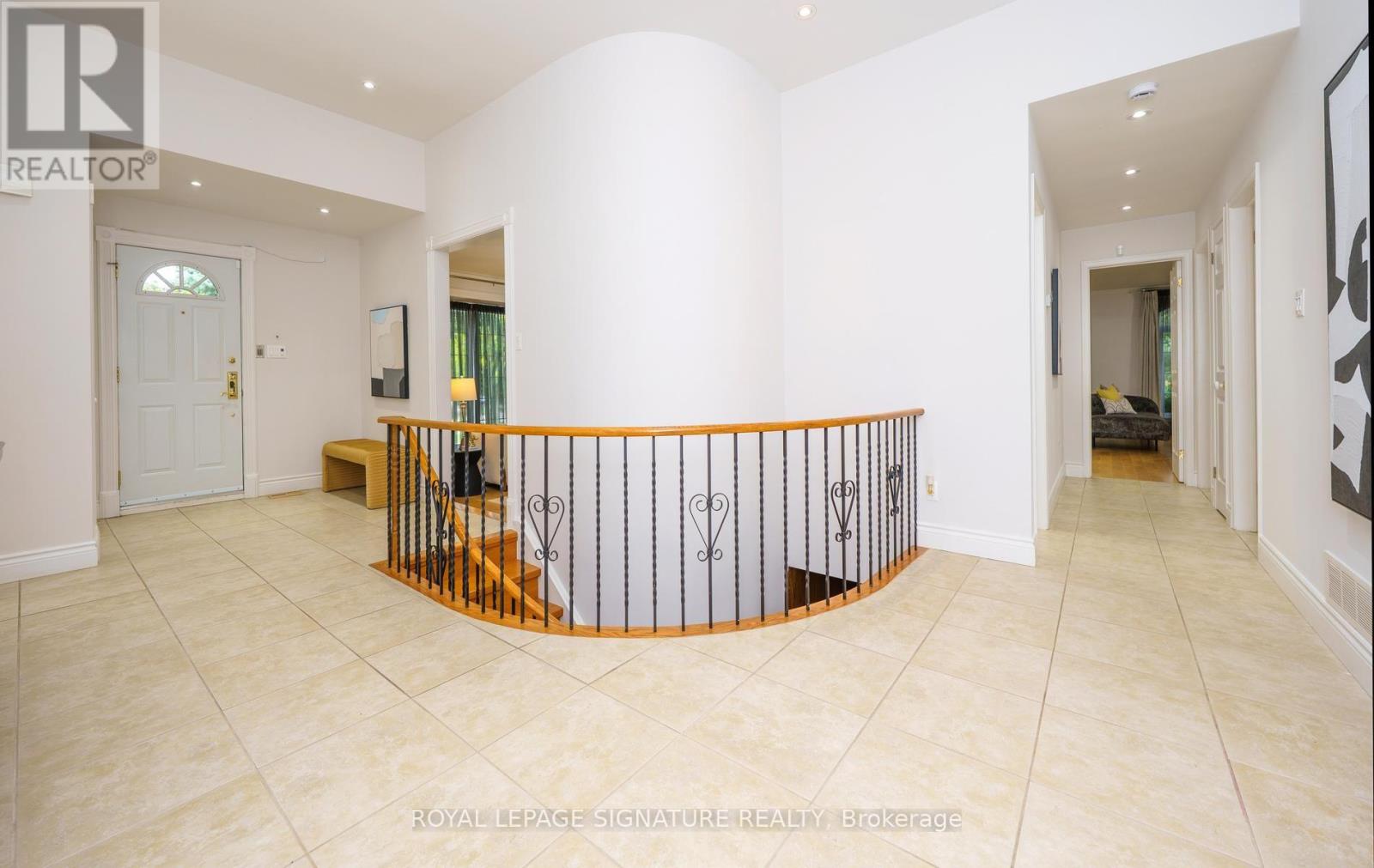 46 Caravan Drive, Toronto, Ontario M3B 1N3 - Photo 4 - C13674662