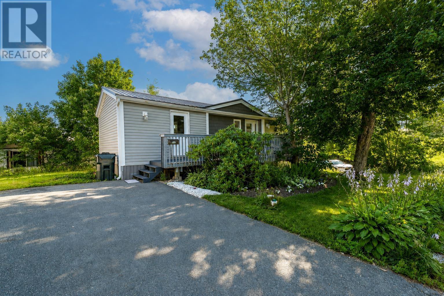 137 Greenhead Road, Lakeside, Nova Scotia  B3T 1B1 - Photo 1 - 202620261