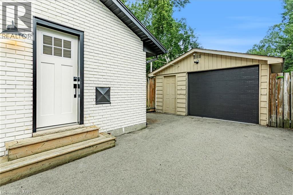 811 Hughson Street, Woodstock, Ontario N4S 4P8 - Photo 3 - 40854850