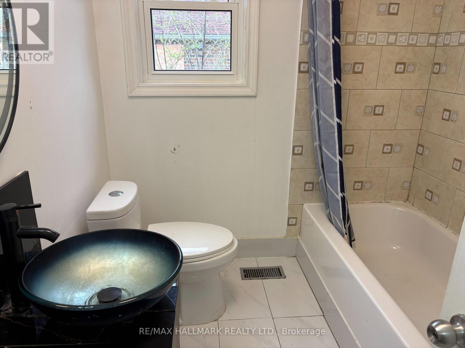 64 Dale Avenue, Toronto, Ontario M1J 3J5 - Photo 7 - E13674692
