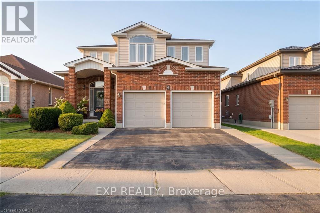 6 COUNTRY CLAIR STREET, Kitchener, Ontario
