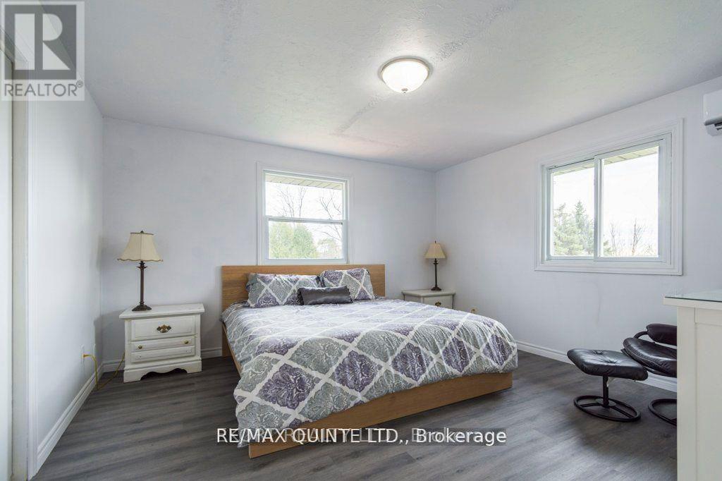 Upper - 239 Dundas Street W, Belleville, Ontario  K8P 1A9 - Photo 11 - X13674726