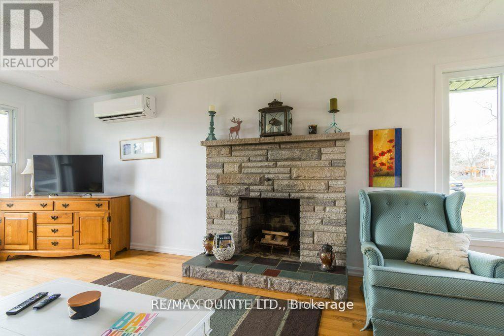 Upper - 239 Dundas Street W, Belleville, Ontario  K8P 1A9 - Photo 6 - X13674726