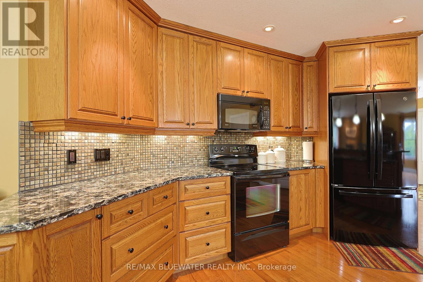 71837 Sunridge Crescent, Bluewater, Ontario  N0M 1N0 - Photo 14 - X13674796