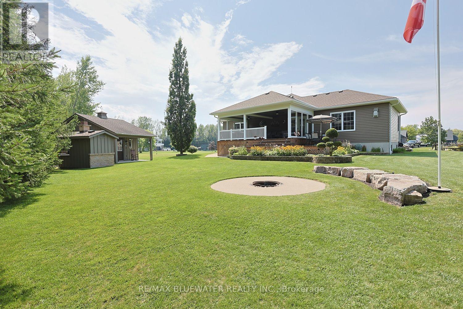 71837 Sunridge Crescent, Bluewater, Ontario  N0M 1N0 - Photo 2 - X13674796