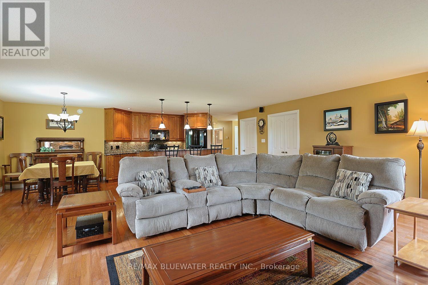 71837 Sunridge Crescent, Bluewater, Ontario  N0M 1N0 - Photo 21 - X13674796