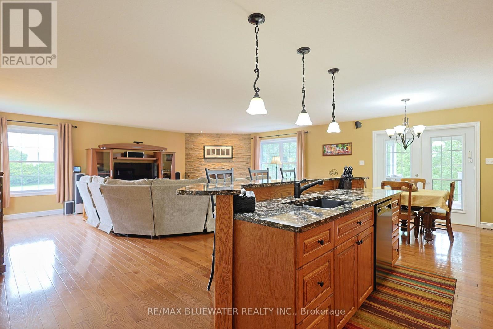 71837 Sunridge Crescent, Bluewater, Ontario  N0M 1N0 - Photo 3 - X13674796