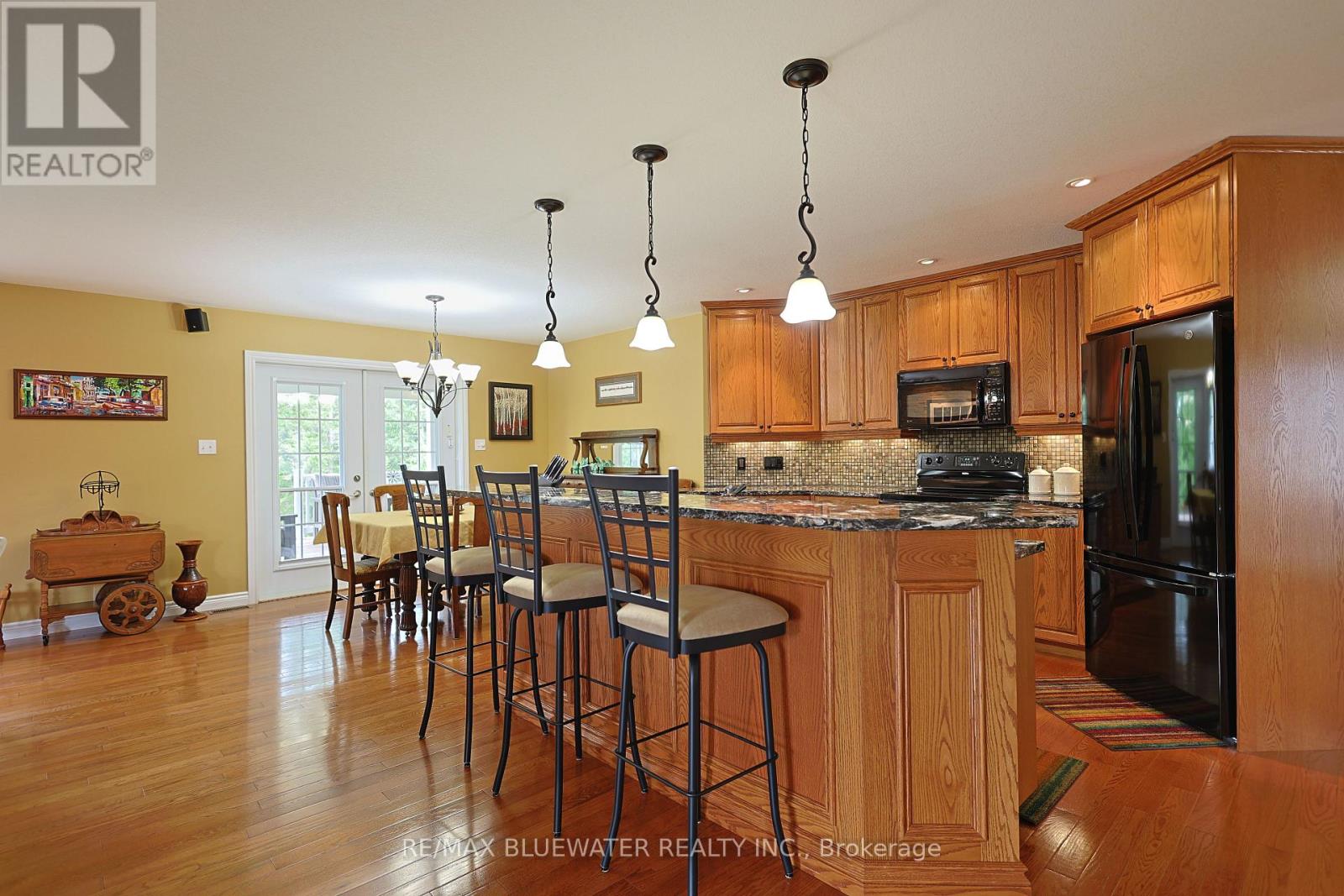 71837 Sunridge Crescent, Bluewater, Ontario  N0M 1N0 - Photo 4 - X13674796