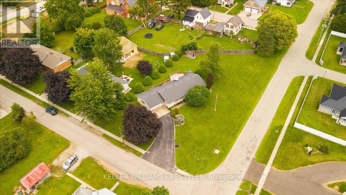 8066 Railroad Line, Brooke-Alvinston, Ontario  N0N 1A0 - Photo 41 - X13674830