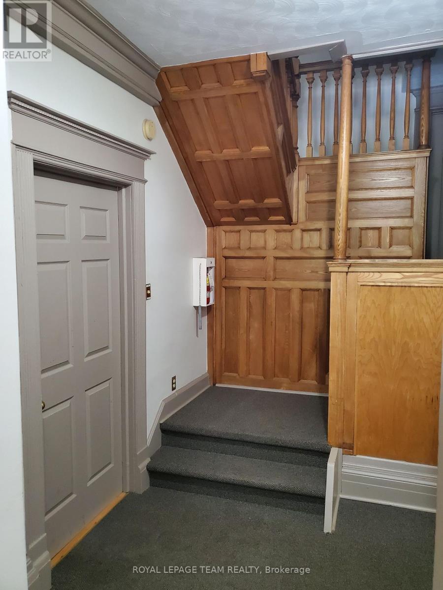 1 - 540 Gilmour Street, Ottawa, Ontario  K1R 5L6 - Photo 2 - X13674772