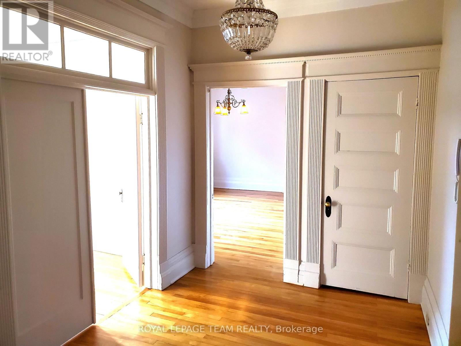 1 - 540 Gilmour Street, Ottawa, Ontario  K1R 5L6 - Photo 3 - X13674772