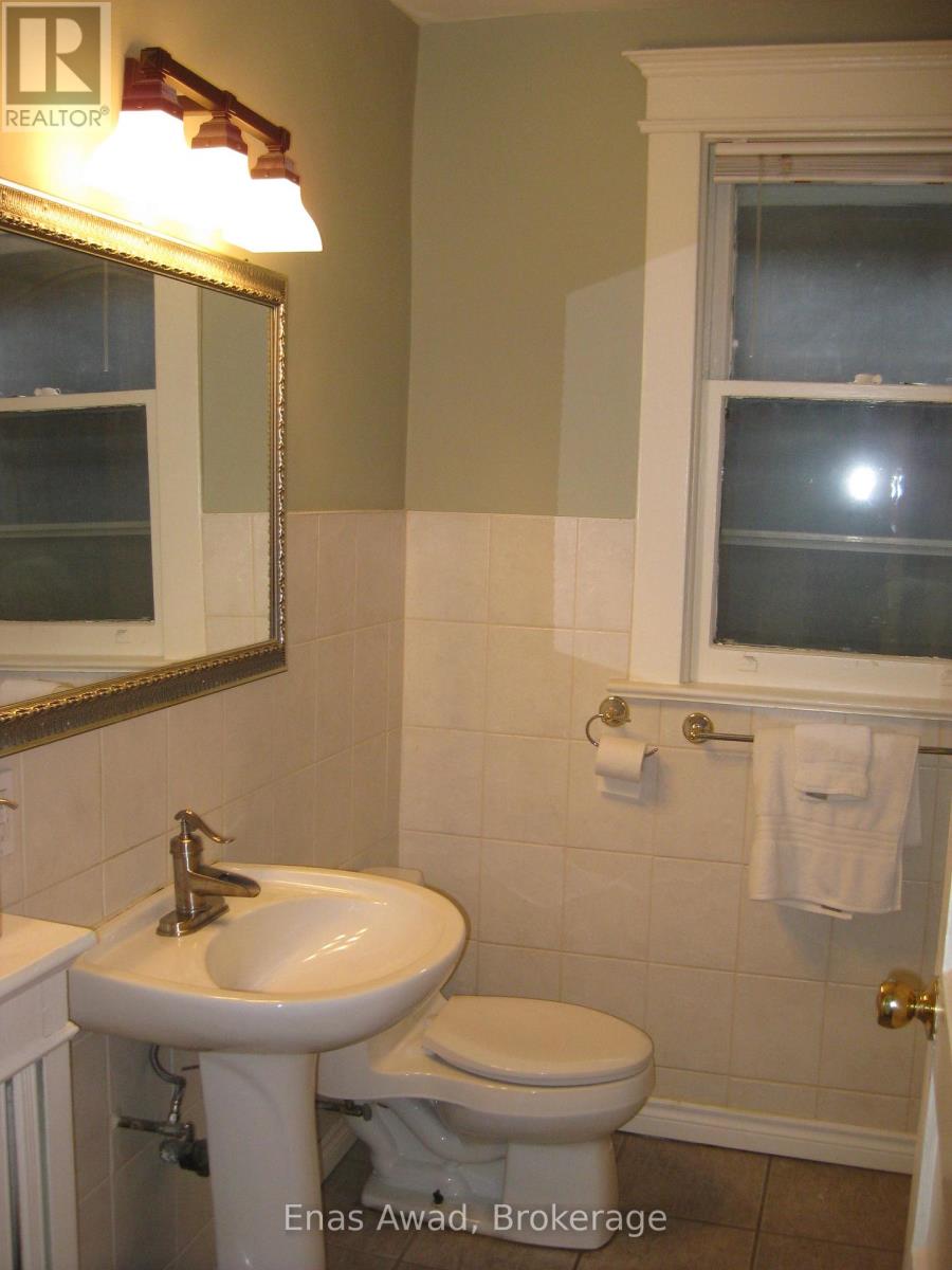 738 Manning Avenue, Toronto (Annex), Ontario  M6G 2W4 - Photo 7 - C13674728