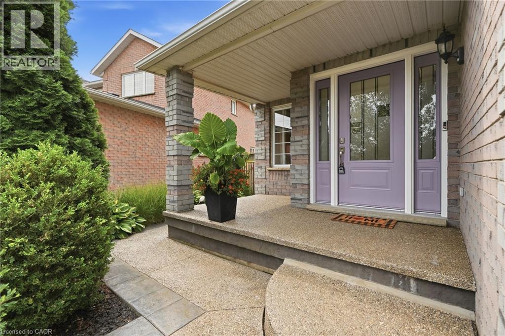 34 Keewaydin Street, Waterdown, Ontario  L8B 0K6 - Photo 3 - 40855370