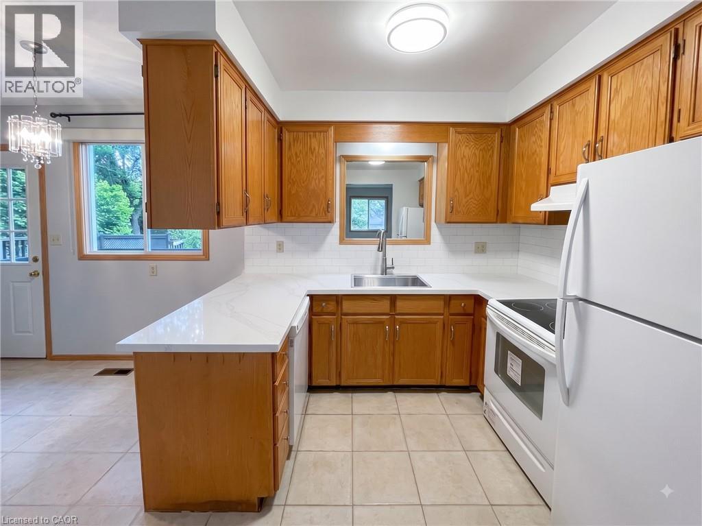 29 East 23rd Street, Hamilton, Ontario  L8V 2W5 - Photo 6 - 40855055