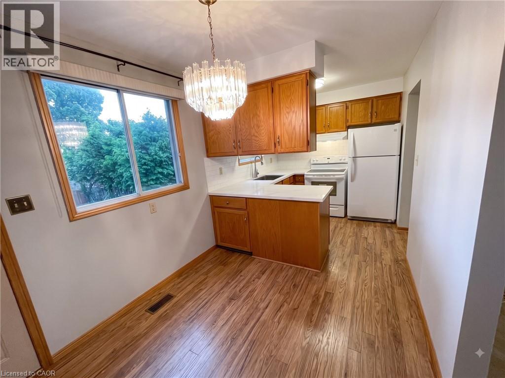 29 East 23rd Street, Hamilton, Ontario  L8V 2W5 - Photo 7 - 40855055