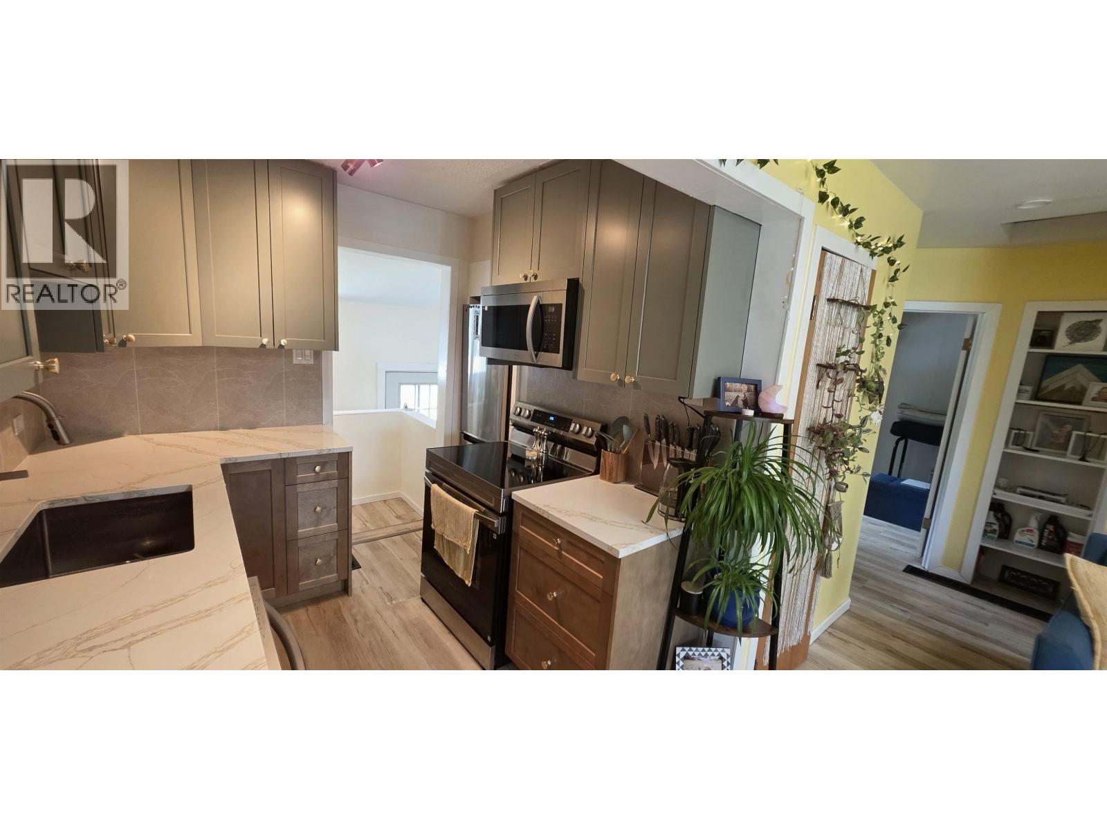 2294 Mario Place, Prince George, British Columbia  V2K 3K1 - Photo 6 - R3155775