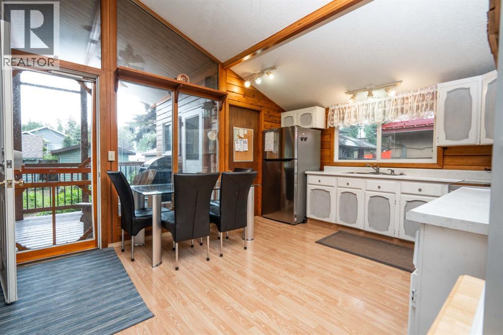 5011 38 Street, Sylvan Lake, Alberta  T4S 1B6 - Photo 6 - A2336595