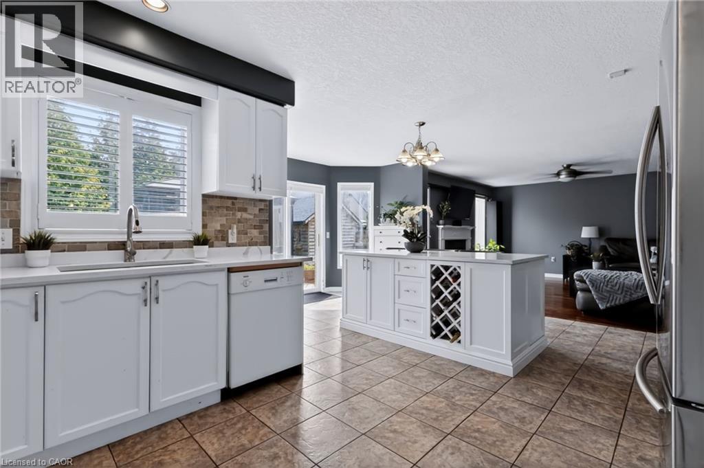 24 Eringate Drive, Stoney Creek, Ontario  L8J 3Y4 - Photo 9 - 40854769