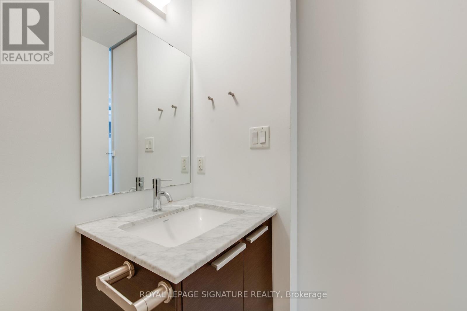 211 - 625 Queen Street E, Toronto, Ontario  M4M 1G7 - Photo 30 - E13674852