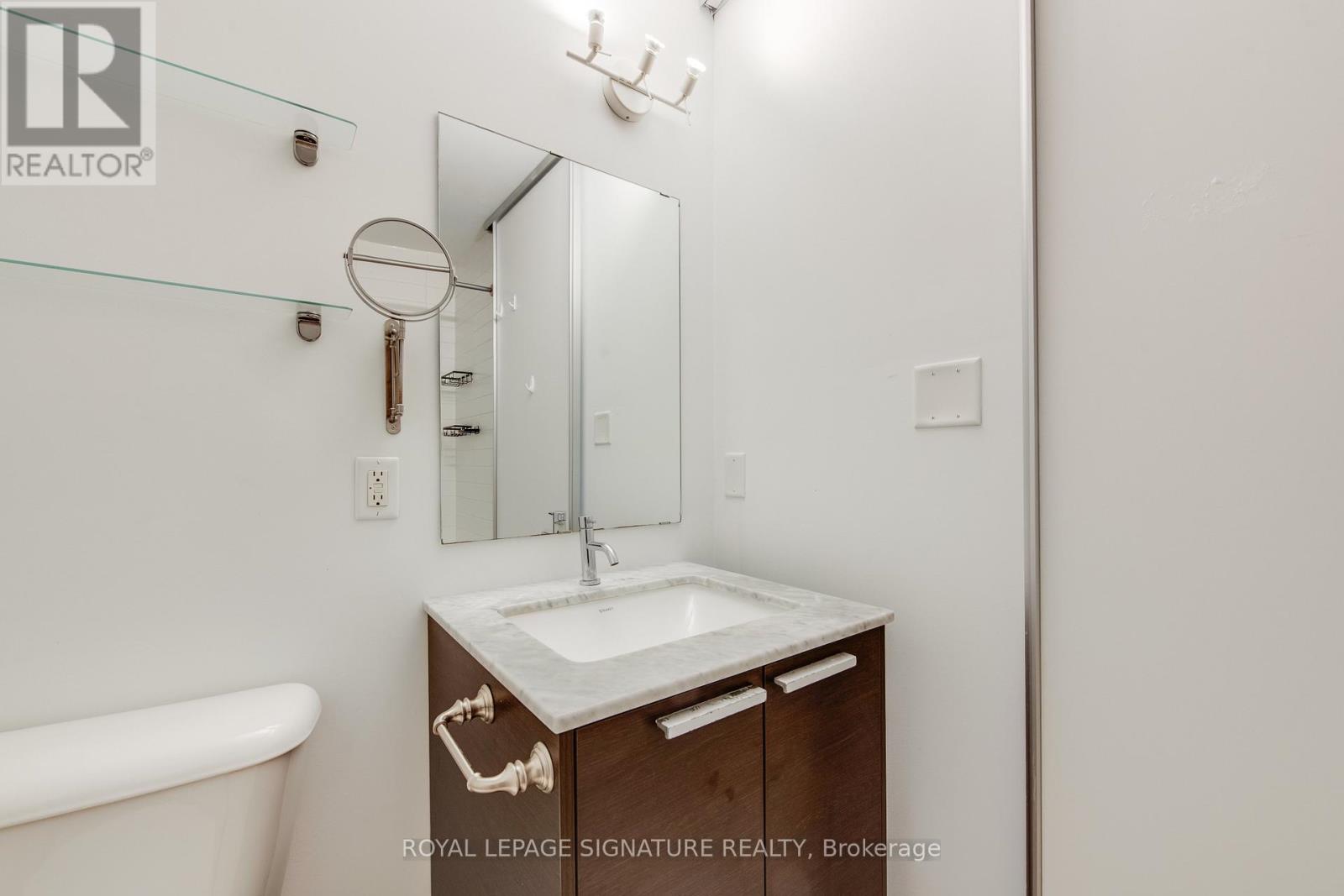 211 - 625 Queen Street E, Toronto, Ontario  M4M 1G7 - Photo 40 - E13674852