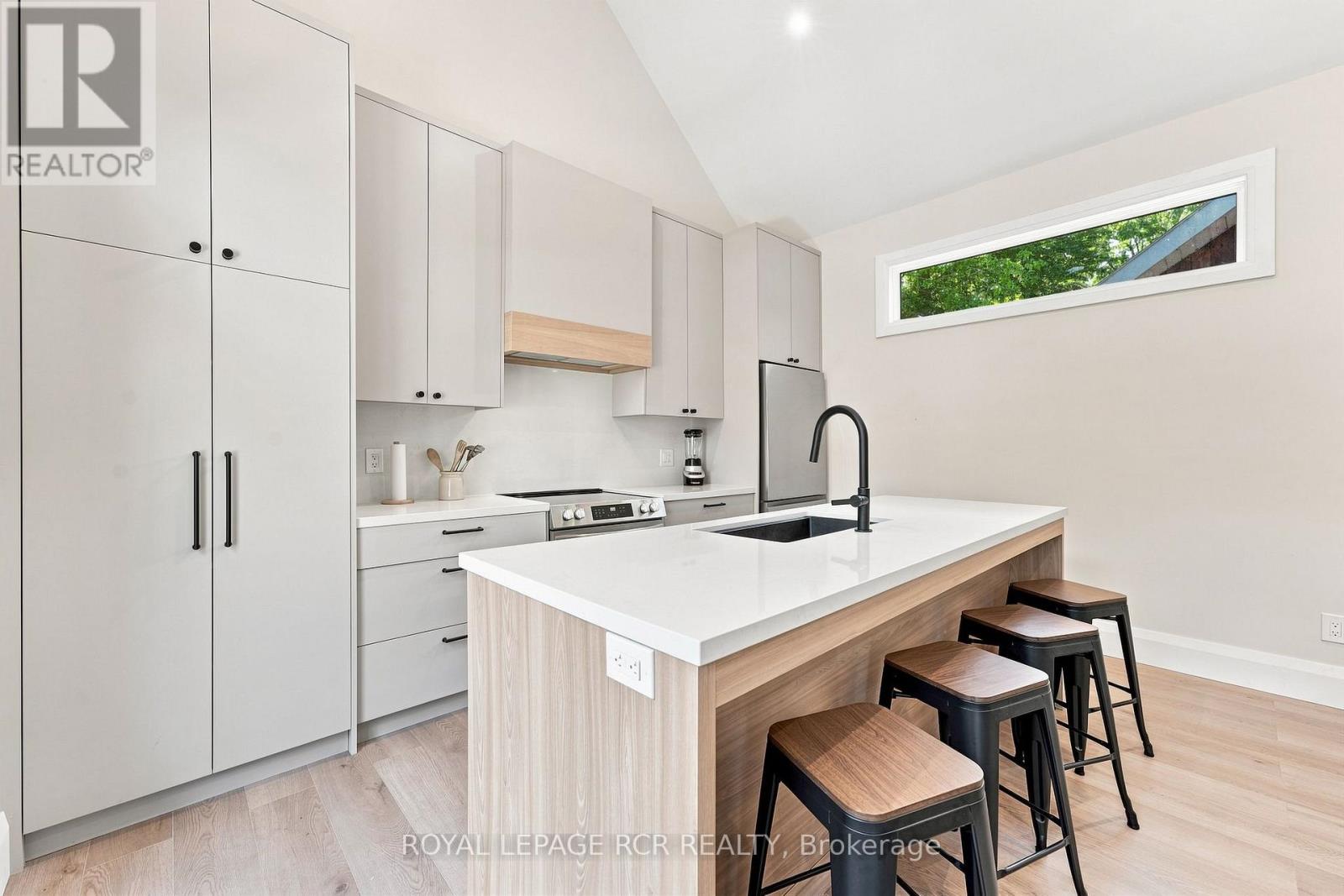 23 Mark Street, Aurora, Ontario  L4G 1L4 - Photo 7 - N13674734