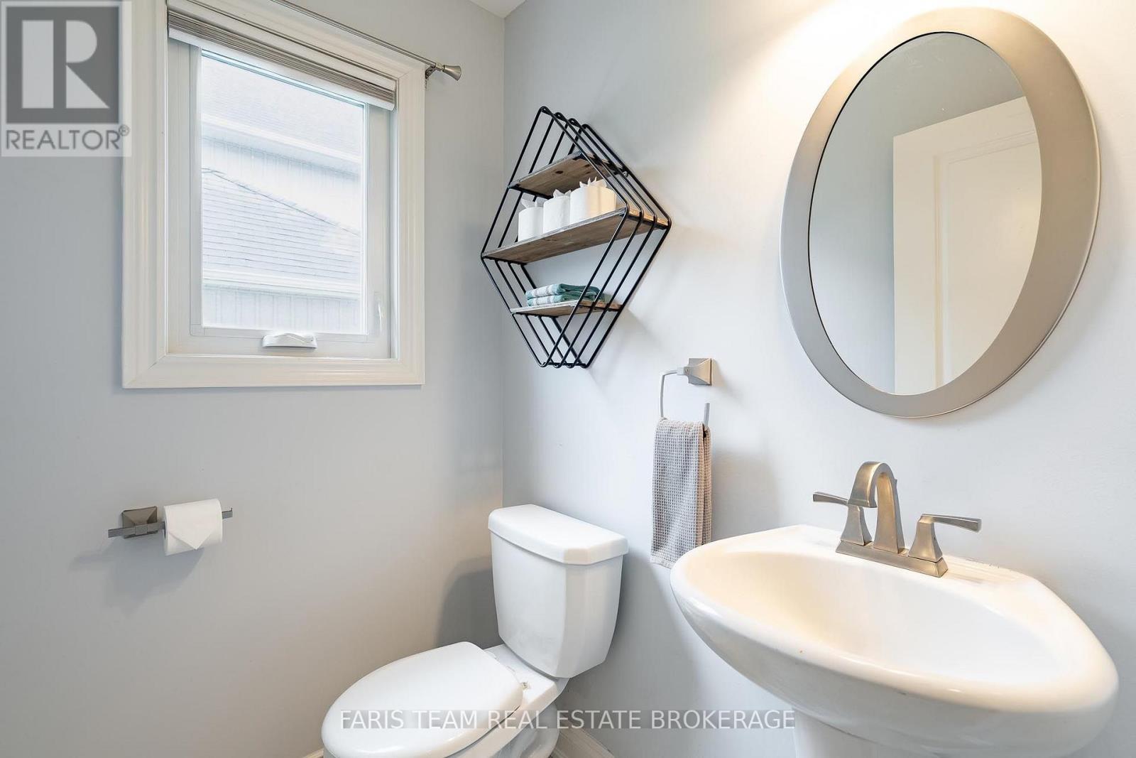 7 Mancini Drive, Essa (Angus), Ontario  L0M 1B1 - Photo 14 - N13674820