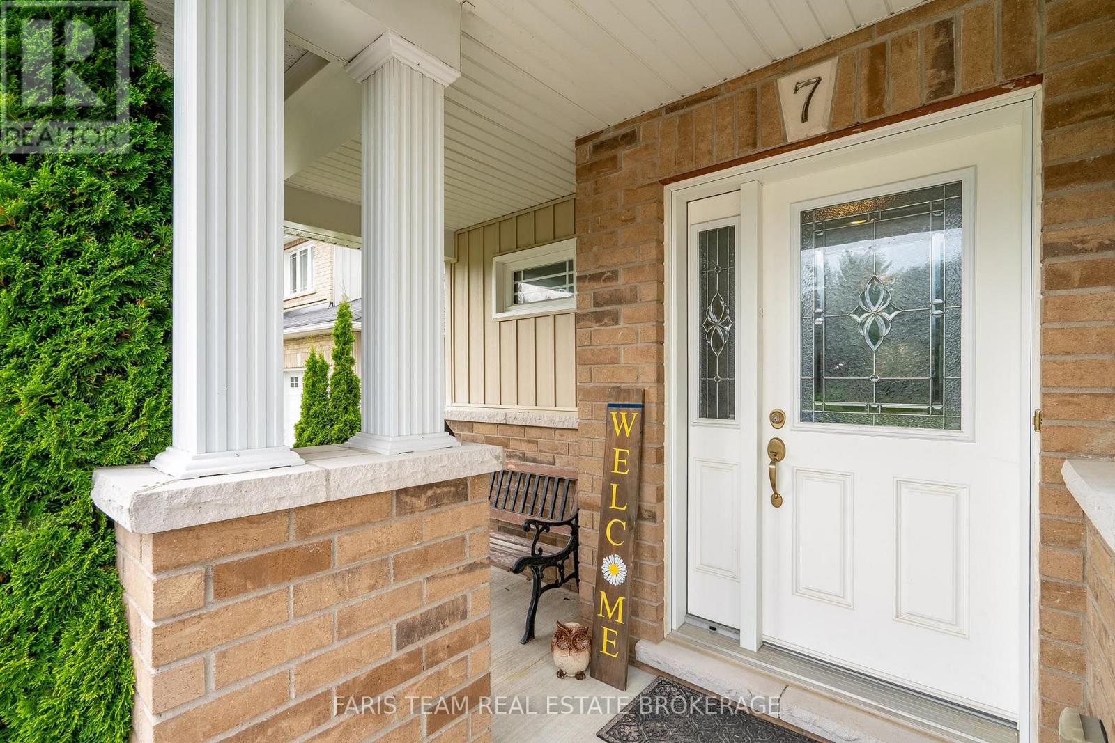 7 Mancini Drive, Essa (Angus), Ontario  L0M 1B1 - Photo 4 - N13674820