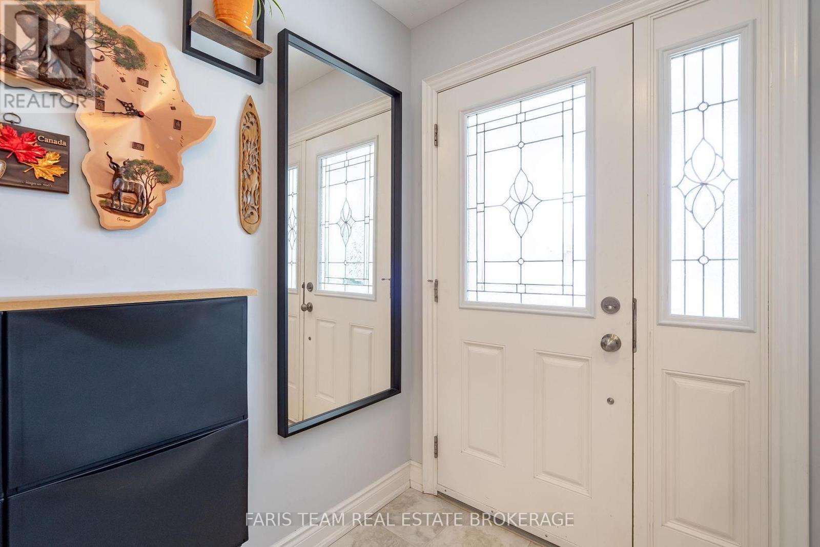 7 Mancini Drive, Essa (Angus), Ontario  L0M 1B1 - Photo 5 - N13674820