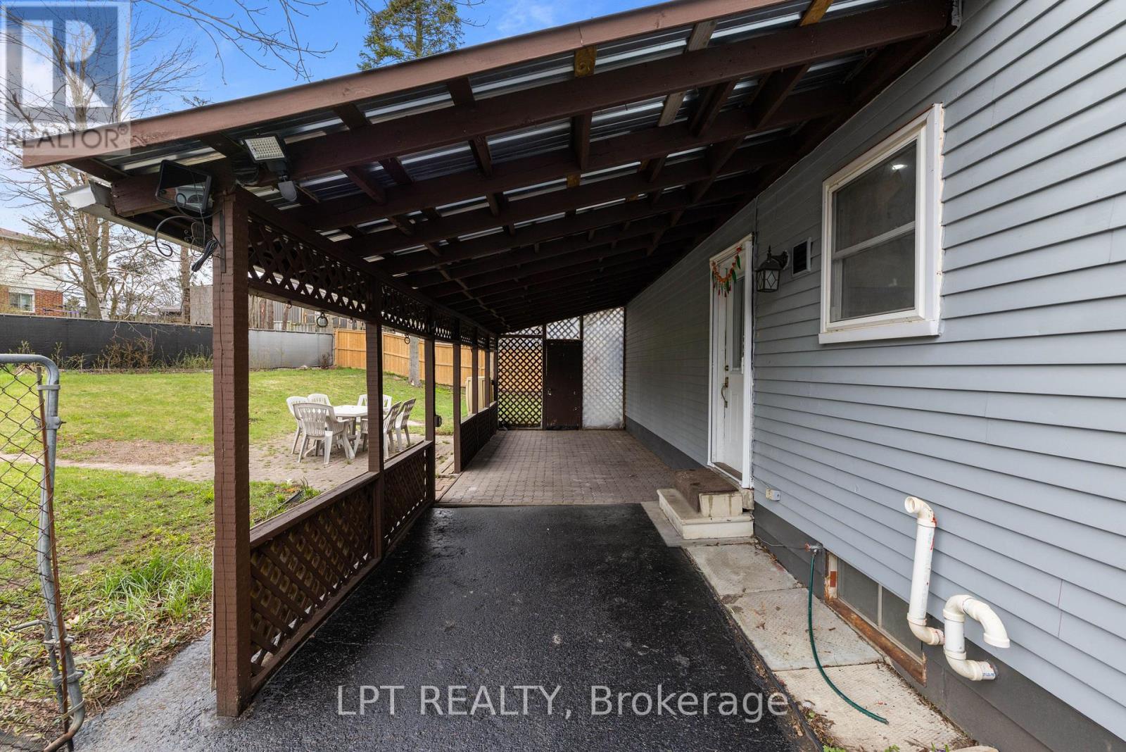 55h Chaucer Crescent, Barrie, Ontario L4N 4T8 - Photo 4 - S13674738