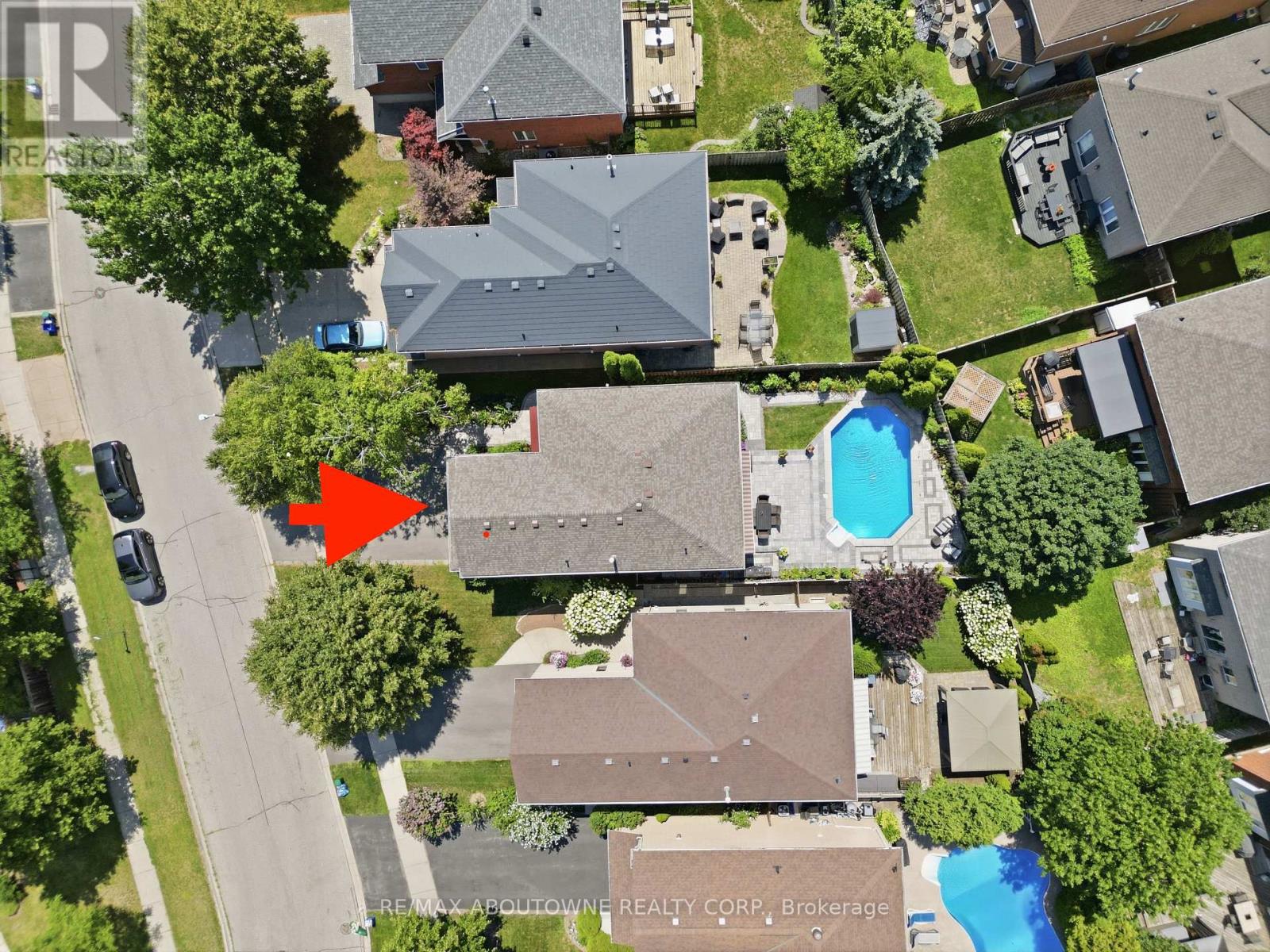 2216 Norfolk Drive, Oakville, Ontario  L6H 6H4 - Photo 1 - W13674714