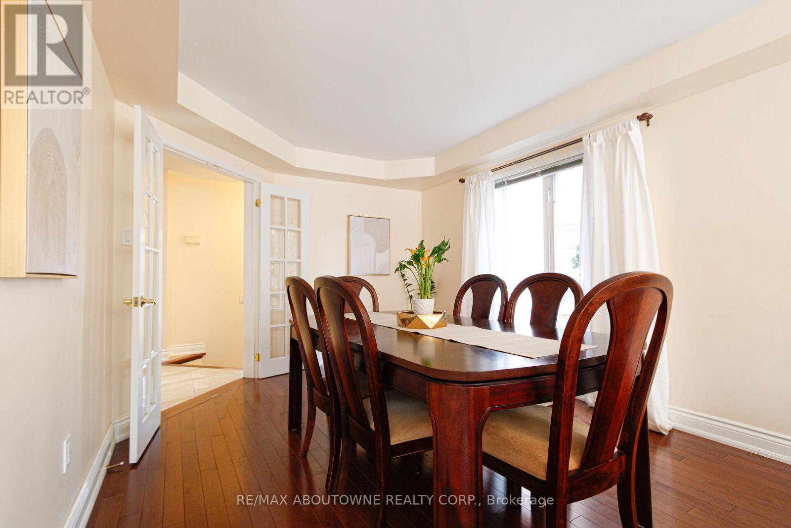 2216 Norfolk Drive, Oakville, Ontario  L6H 6H4 - Photo 11 - W13674714