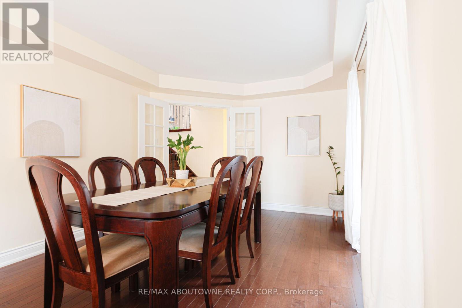 2216 Norfolk Drive, Oakville, Ontario  L6H 6H4 - Photo 12 - W13674714
