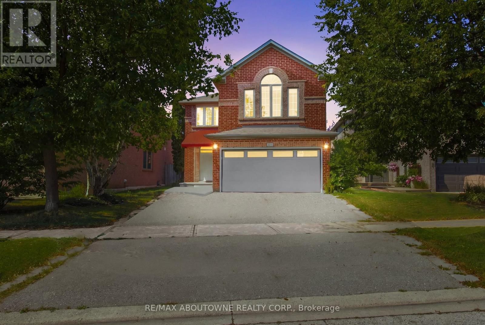 2216 Norfolk Drive, Oakville, Ontario  L6H 6H4 - Photo 3 - W13674714