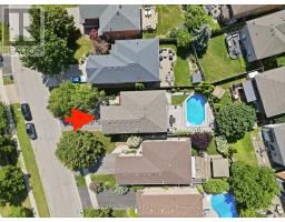 2216 NORFOLK DRIVE, Oakville, Ontario