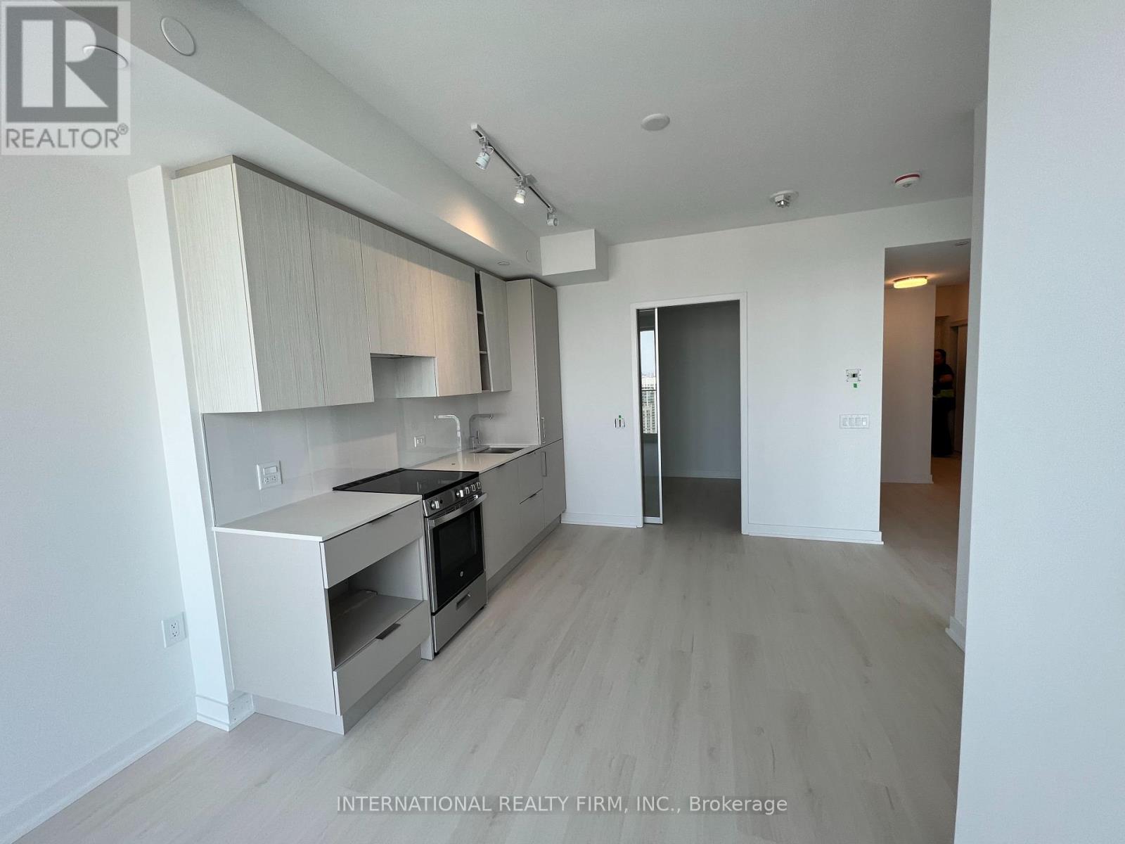 4002 - 3900 Confederation Parkway, Mississauga, Ontario  L5B 0M3 - Photo 2 - W13674718