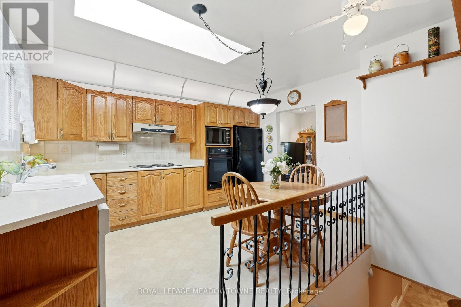 177 Delrex Boulevard, Halton Hills, Ontario  L7G 4E4 - Photo 9 - W13674776