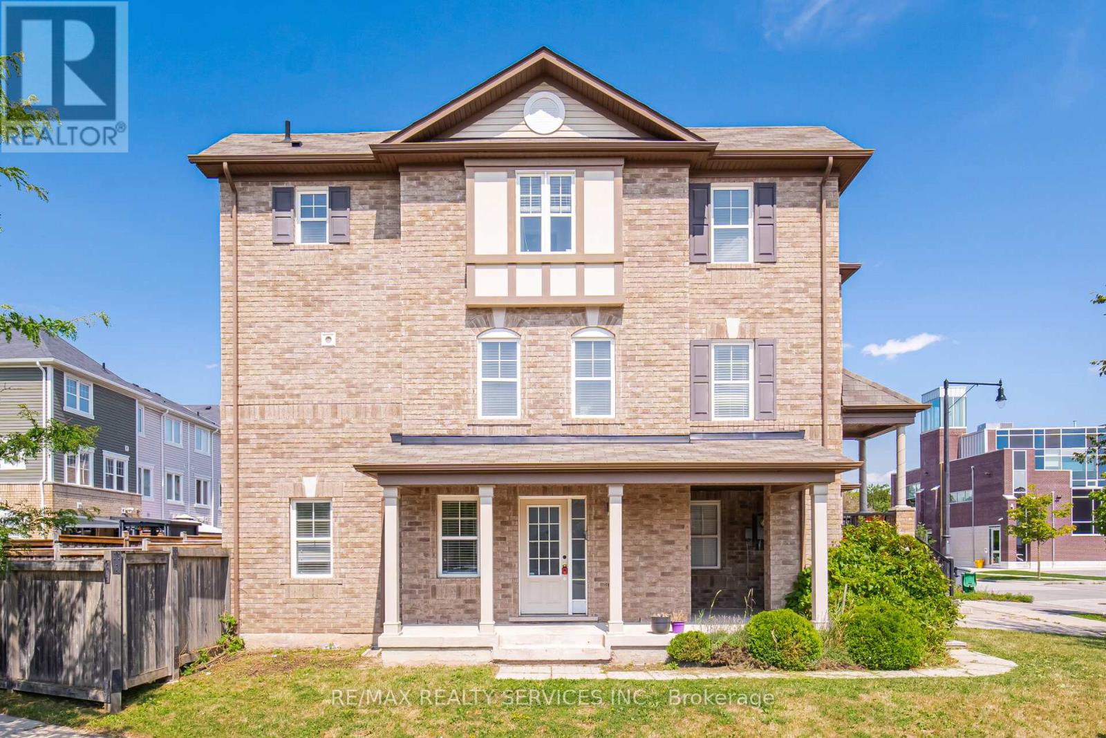 6 Viewforth Road, Brampton, Ontario  L7A 0R2 - Photo 2 - W13674814