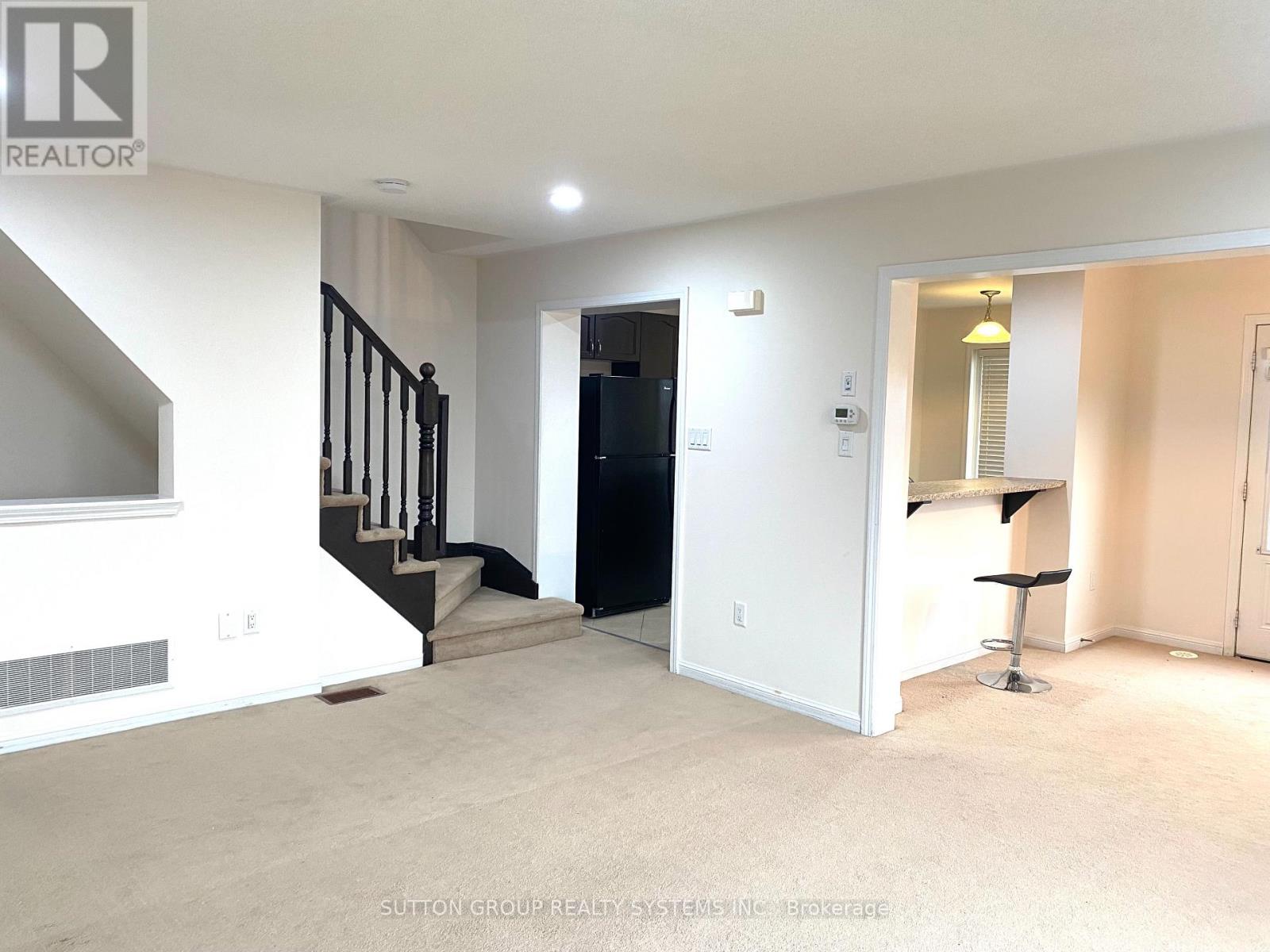 39 Suitor Court, Milton, Ontario  L9T 8R9 - Photo 4 - W13674816